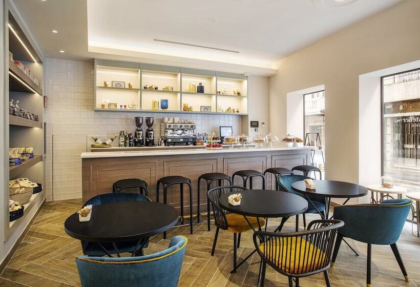 هتل Eurostars Puerta Real