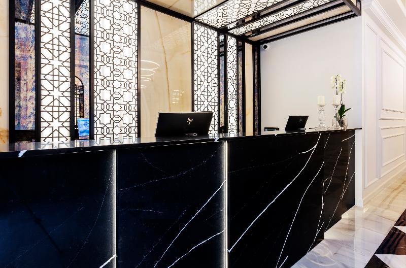 هتل Eurostars Puerta Real