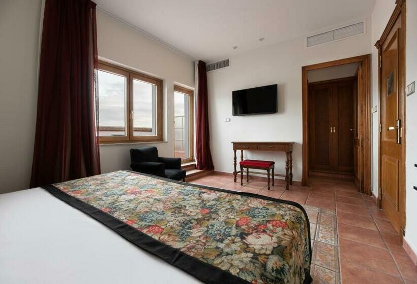 فندق Exe Alfonso Viii