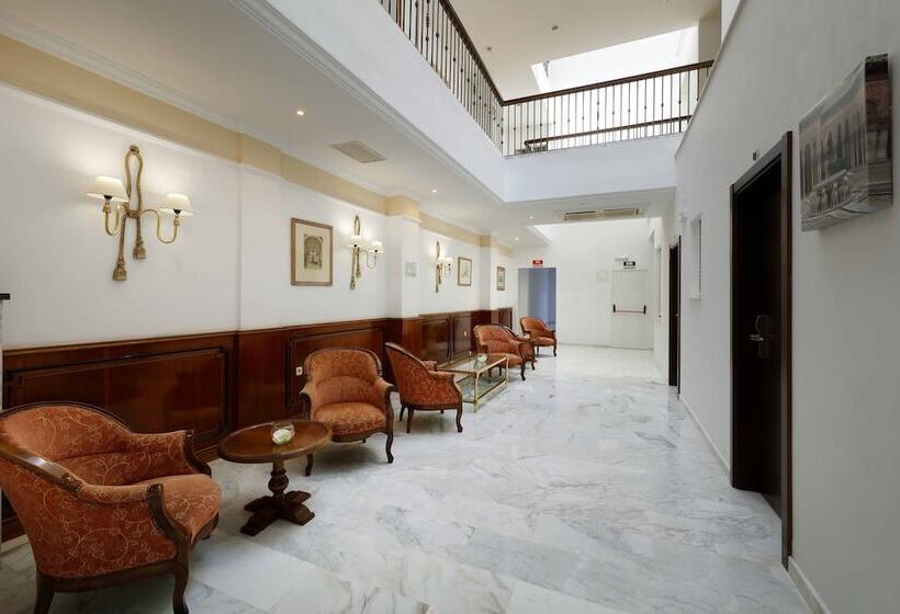 هتل Exe Triunfo Granada