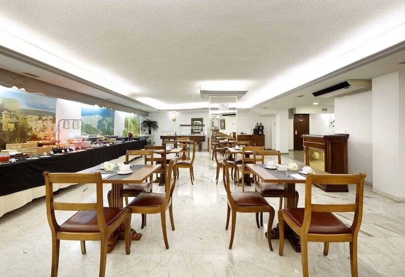 هتل Exe Triunfo Granada