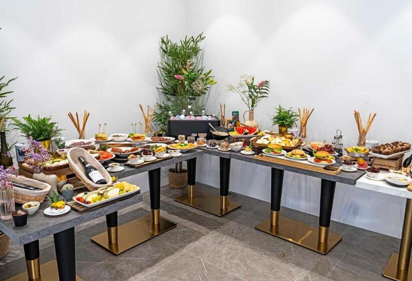 Faranda Rias Altas, Ascend Hotel Collection