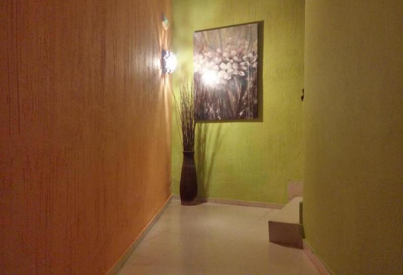 فندق Fuertescusa