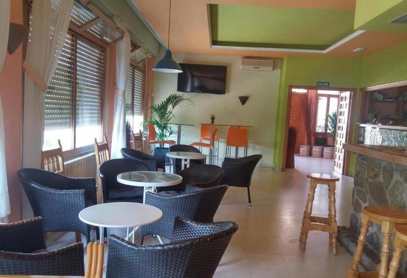 فندق Fuertescusa