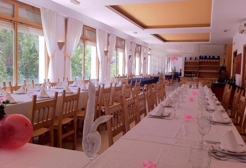 فندق Fuertescusa