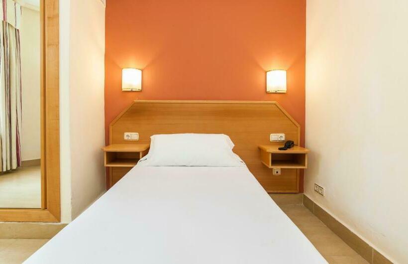 ホテル Globales Reina Cristina