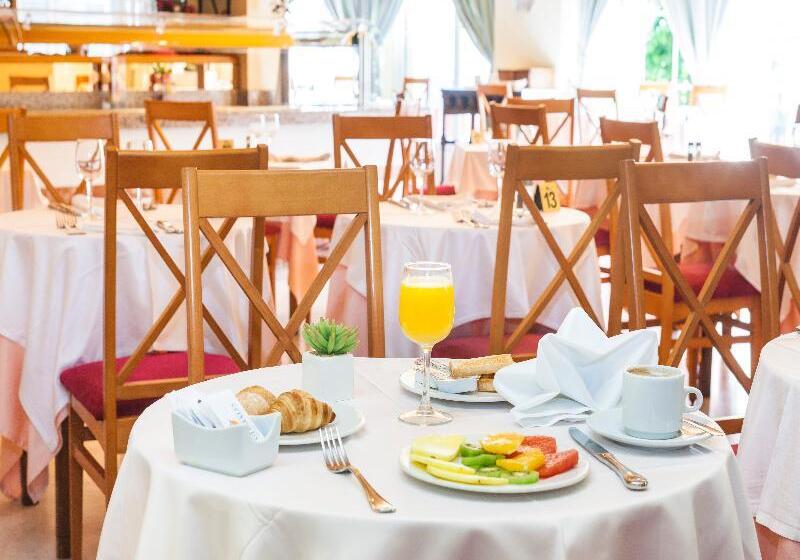 ホテル Globales Reina Cristina