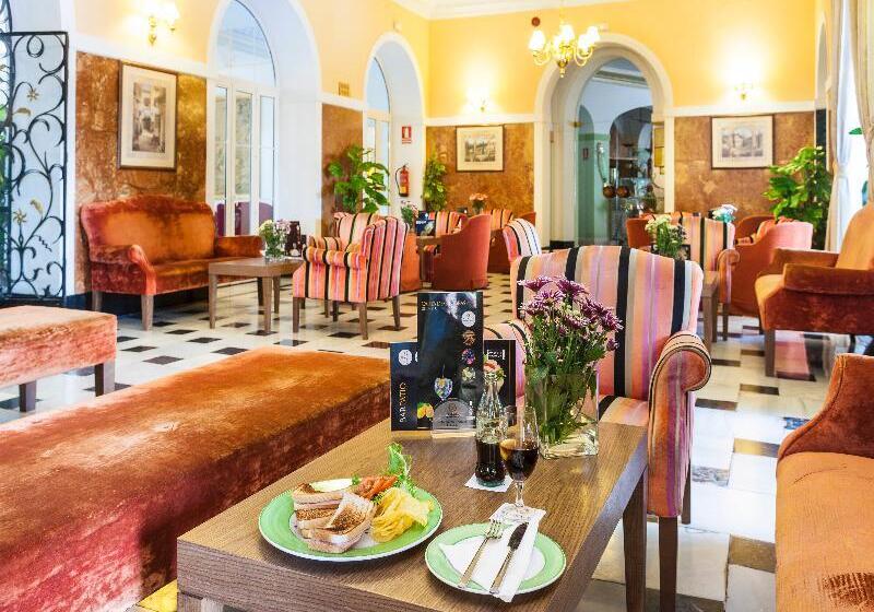 ホテル Globales Reina Cristina