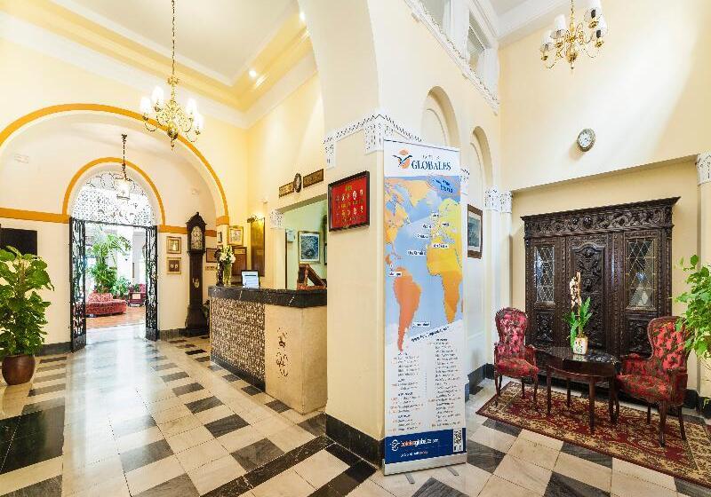 ホテル Globales Reina Cristina