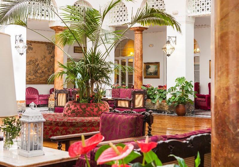 ホテル Globales Reina Cristina