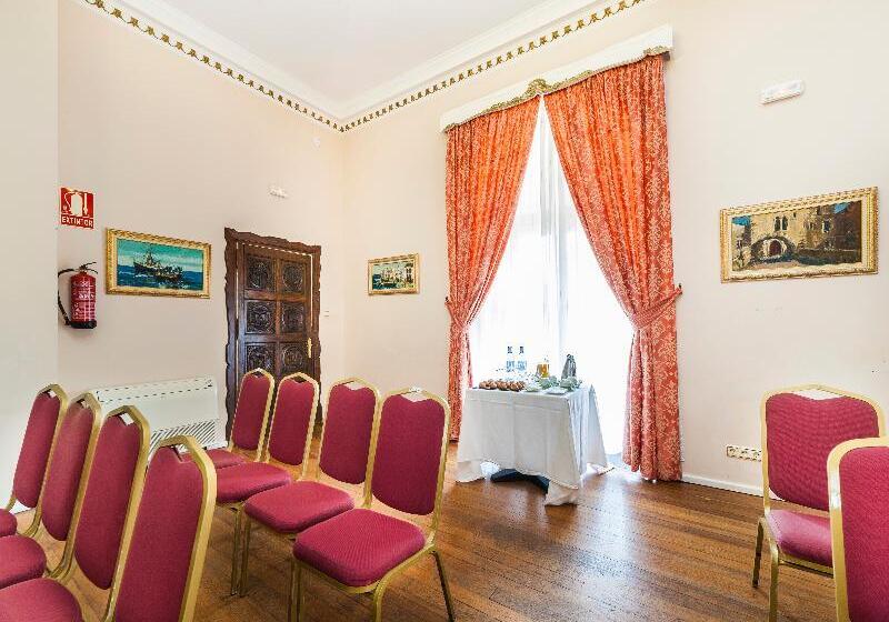 ホテル Globales Reina Cristina