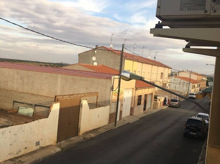 هتل Hostal Castilla