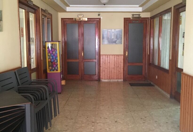 هتل Hostal Castilla