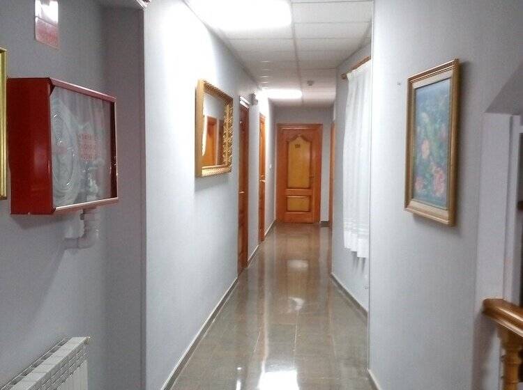 Отель Hostal Manolete