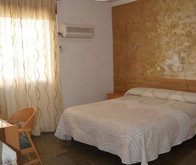 Отель Hostal Manolete