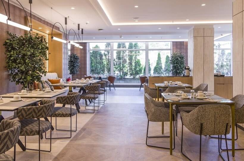 هتل Ilunion San Sebastian