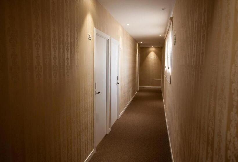 ホテル Insula Barataria