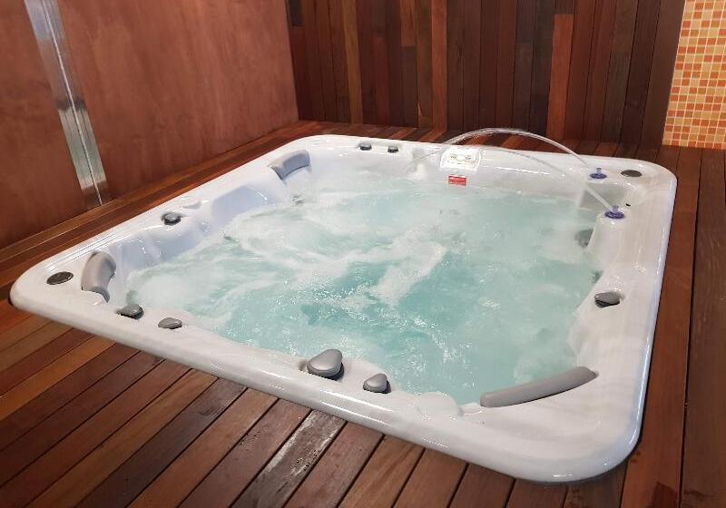 בית מלון כפרי Intelier Orange