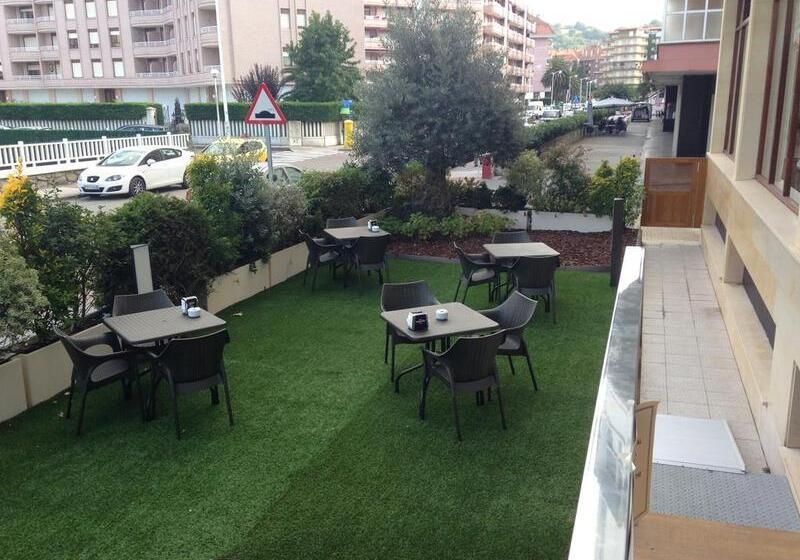 هتل Las Rocas Playa