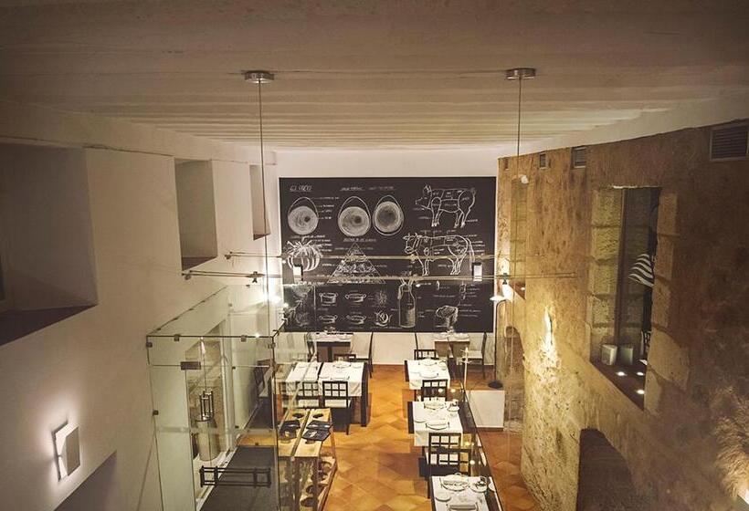 هتل Leonor De Aquitania