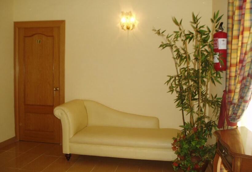 فندق Manzanares