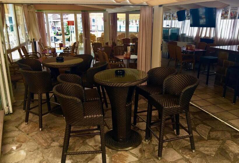 هتل Maria Del Mar