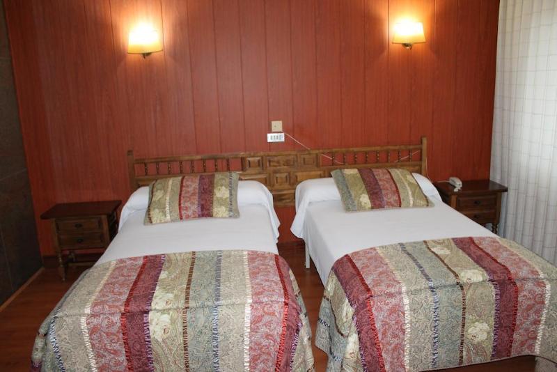 هتل Marques De Santillana