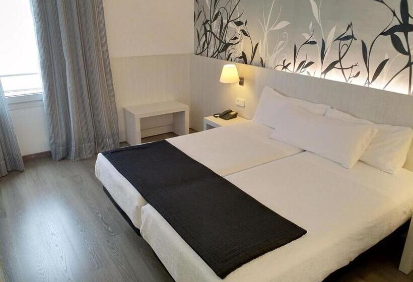 Отель Mediterrani