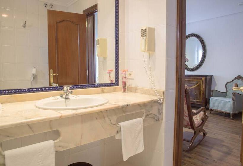 هتل Museo Los Infantes