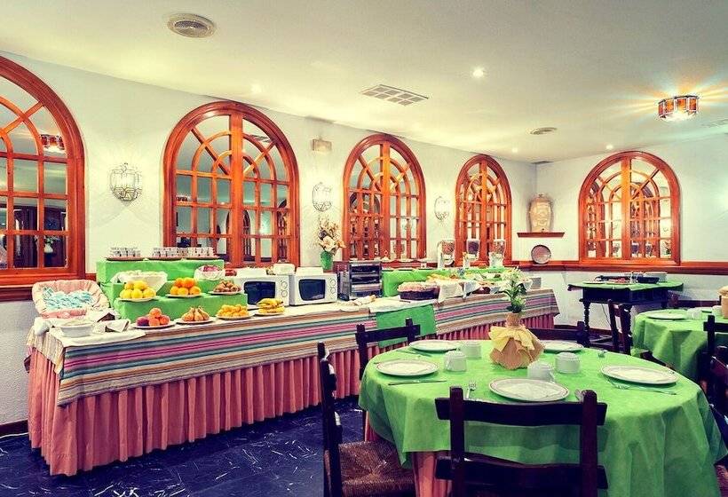 هتل Museo Los Infantes