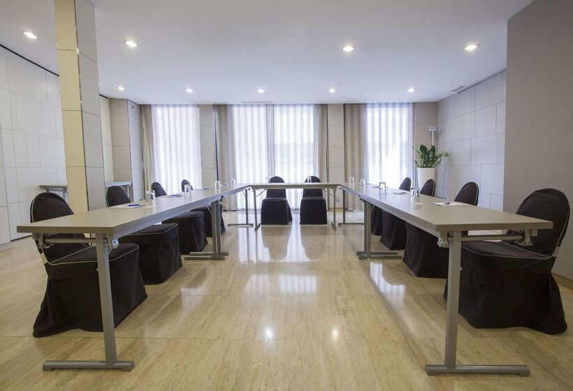 酒店 NH Castellon Mindoro