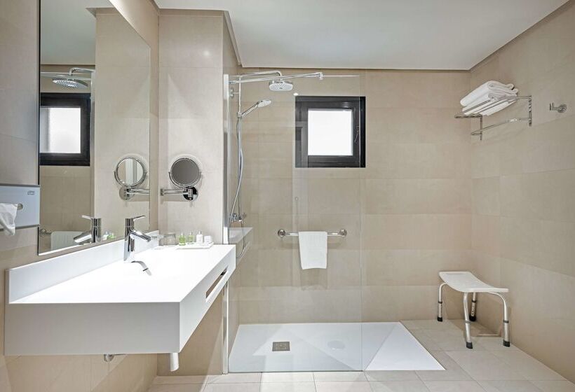 هتل NH Ciudad De Cuenca