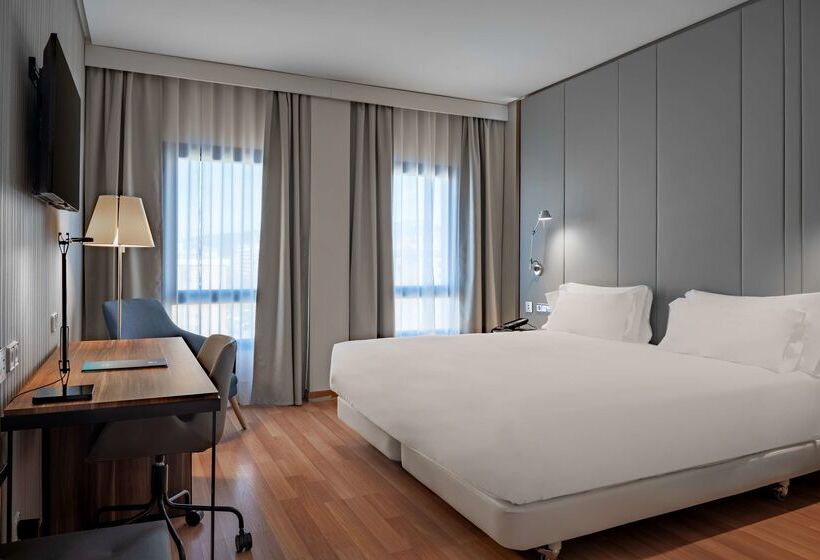 هتل NH Ciudad De Cuenca