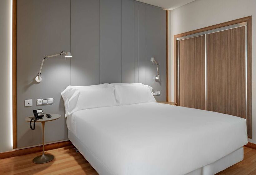 هتل NH Ciudad De Cuenca