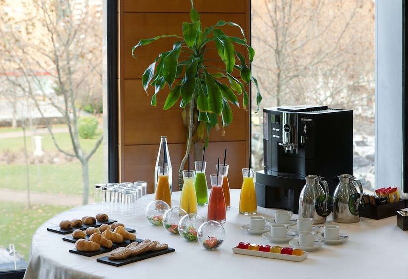 هتل NH Ciudad De Cuenca