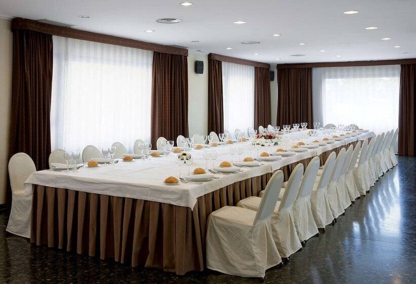 هتل NH Ciudad De Cuenca