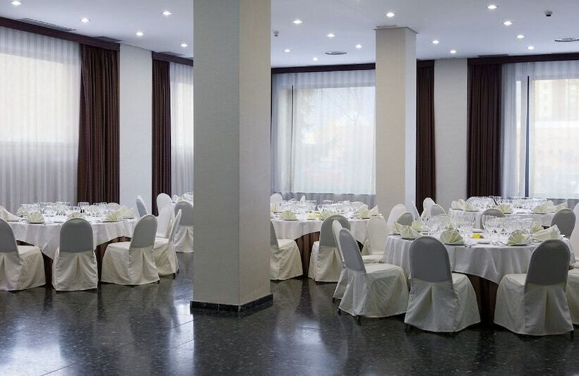 هتل NH Ciudad De Cuenca