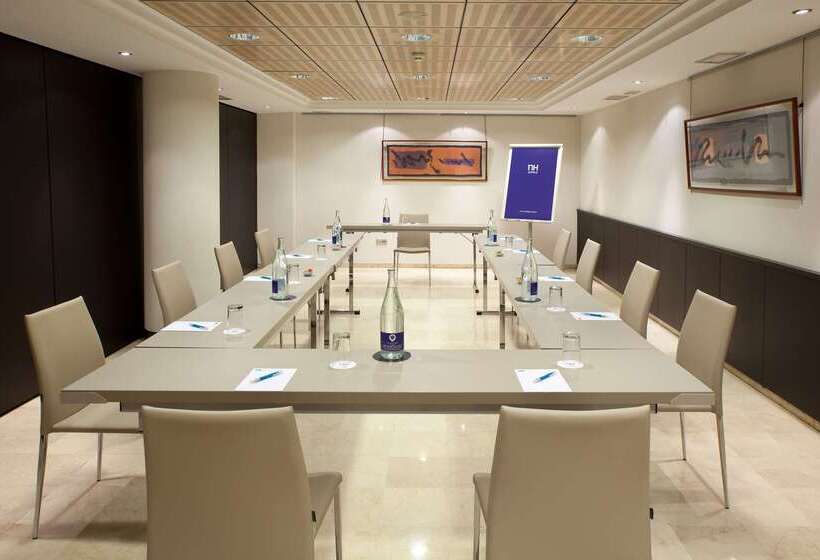 فندق NH Ciudad De Santander