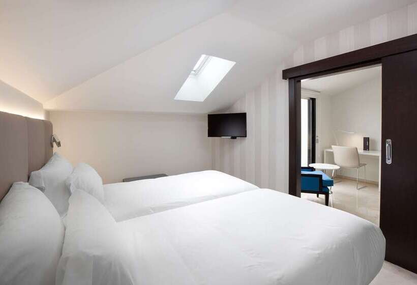 فندق NH Ciudad De Santander