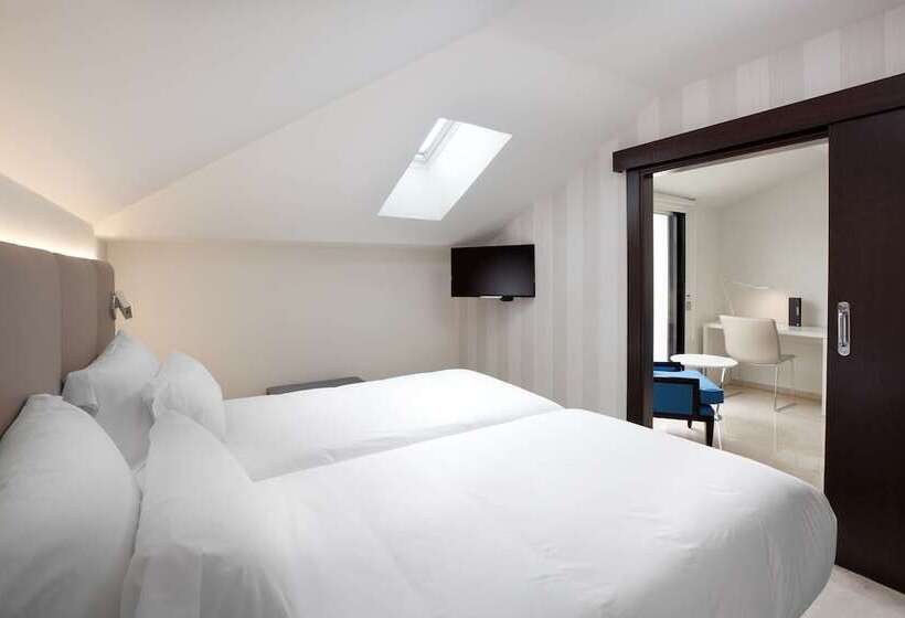 فندق NH Ciudad De Santander