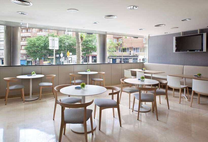 فندق NH Ciudad De Santander