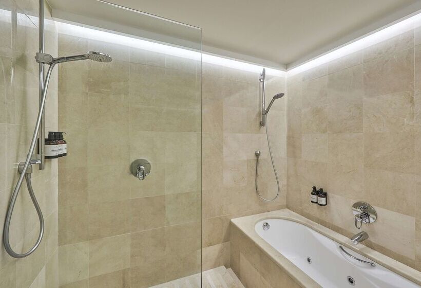 هتل NH Collection A Coruna Finisterre