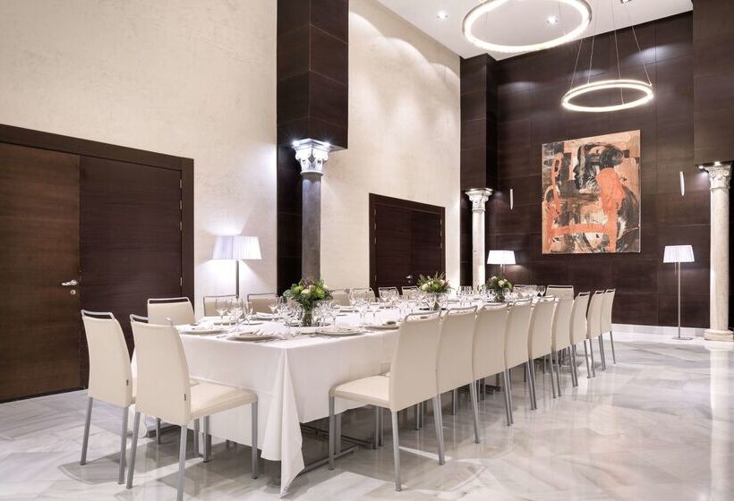 فندق NH Collection Victoria