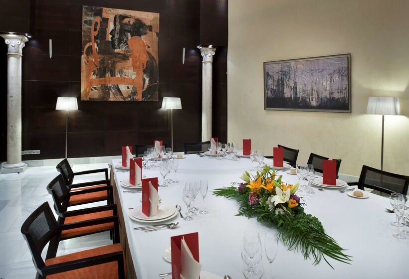 هتل NH Collection Victoria