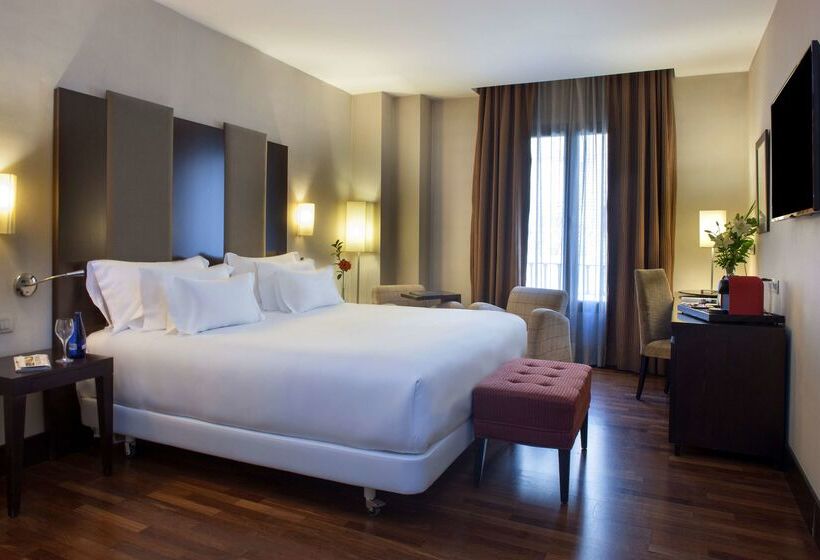 فندق NH Collection Victoria