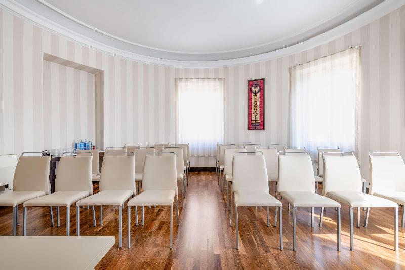 فندق NH Collection Victoria