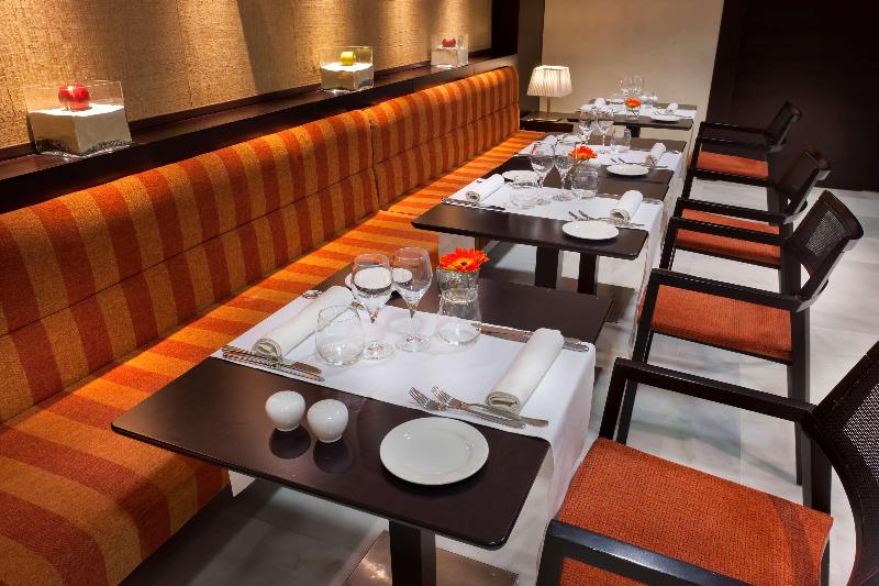 هتل NH Collection Victoria