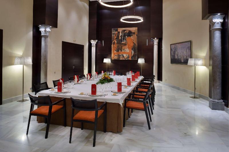 فندق NH Collection Victoria