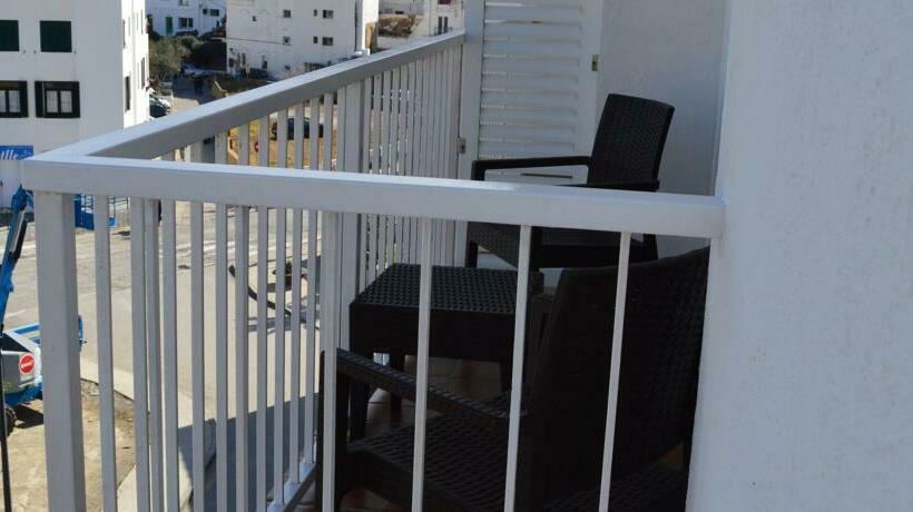 هتل Nou Estrelles