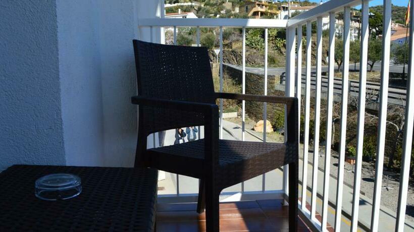 هتل Nou Estrelles